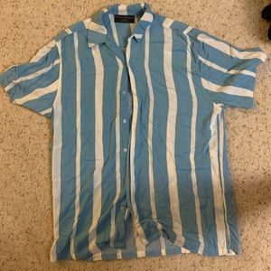 Casual button down never worn.